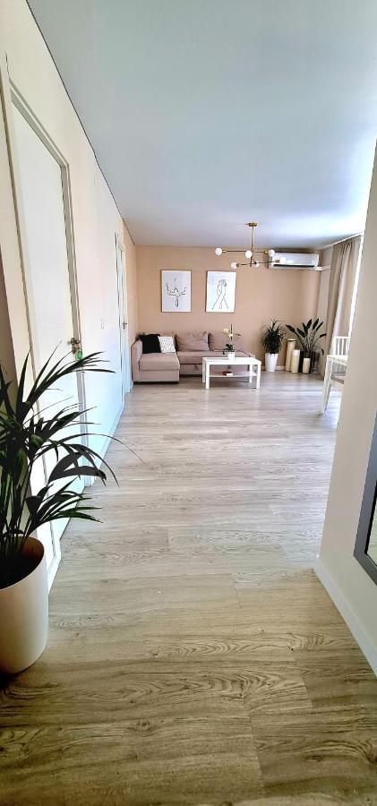 Cozy Modren Apartment On Malvarrosa Beach Valencia Bagian luar foto