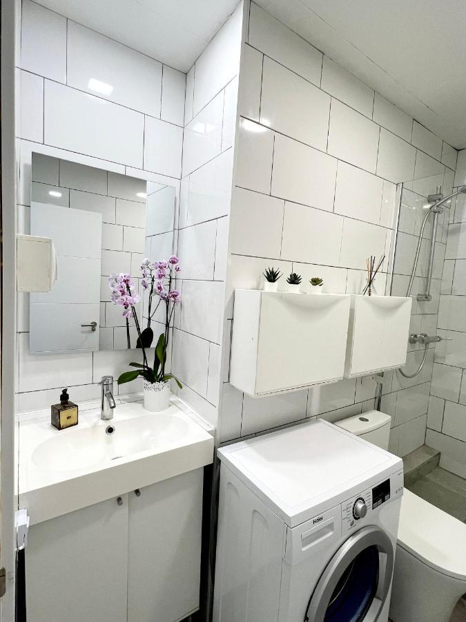 Cozy Modren Apartment On Malvarrosa Beach Valencia Bagian luar foto